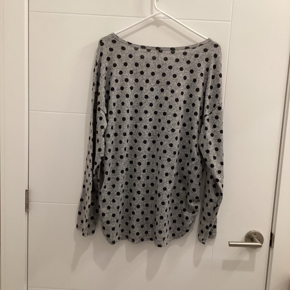 Edista Los Angeles gray with black polka dotted long sleeve top Size X-LARGE - Picture 2 of 5